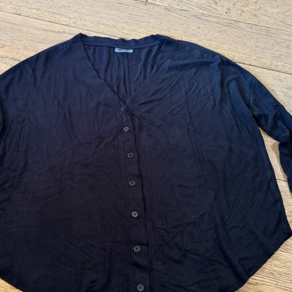 YoungLA Womens Black Ribbed V-Neck Button Down Cardigan Logo Size S/M (1169)
